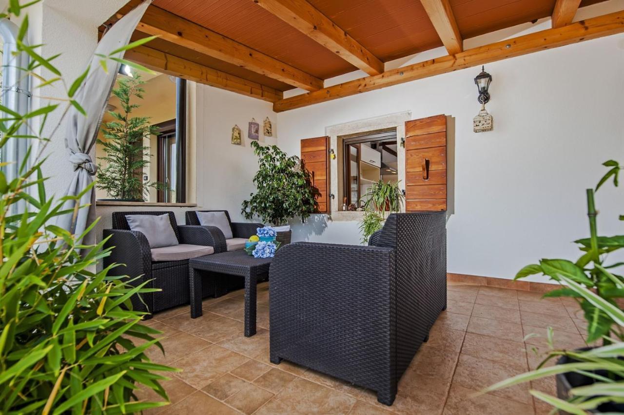 Holiday Apartment Daria 20 罗维尼 外观 照片