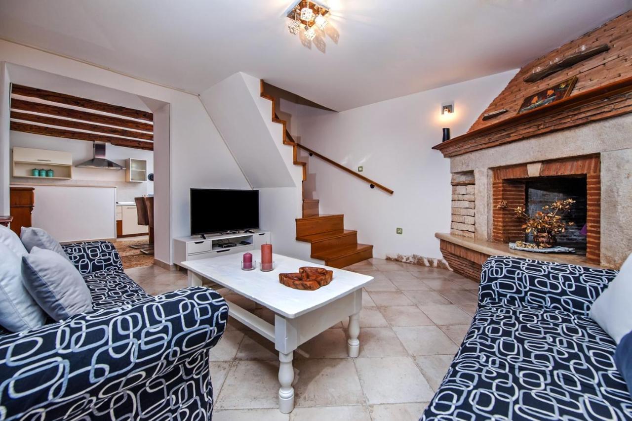 Holiday Apartment Daria 20 罗维尼 外观 照片