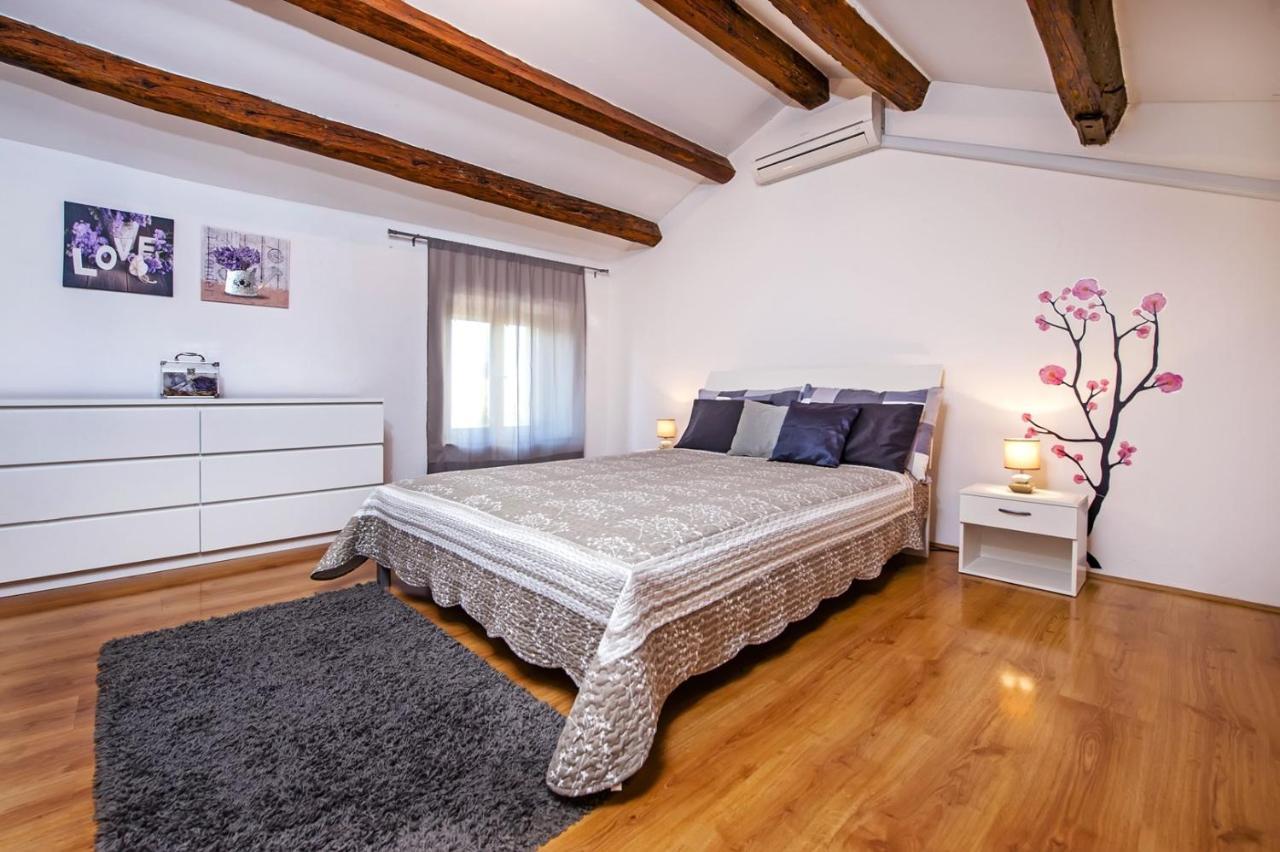 Holiday Apartment Daria 20 罗维尼 外观 照片