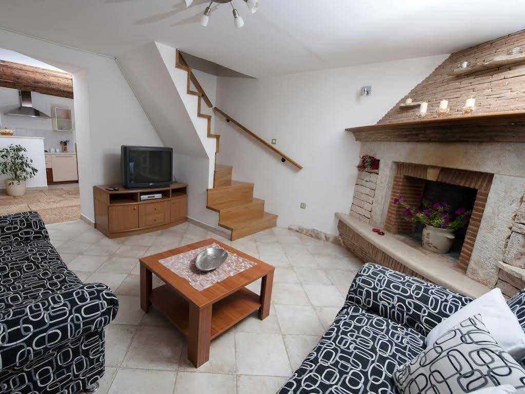 Holiday Apartment Daria 20 罗维尼 外观 照片