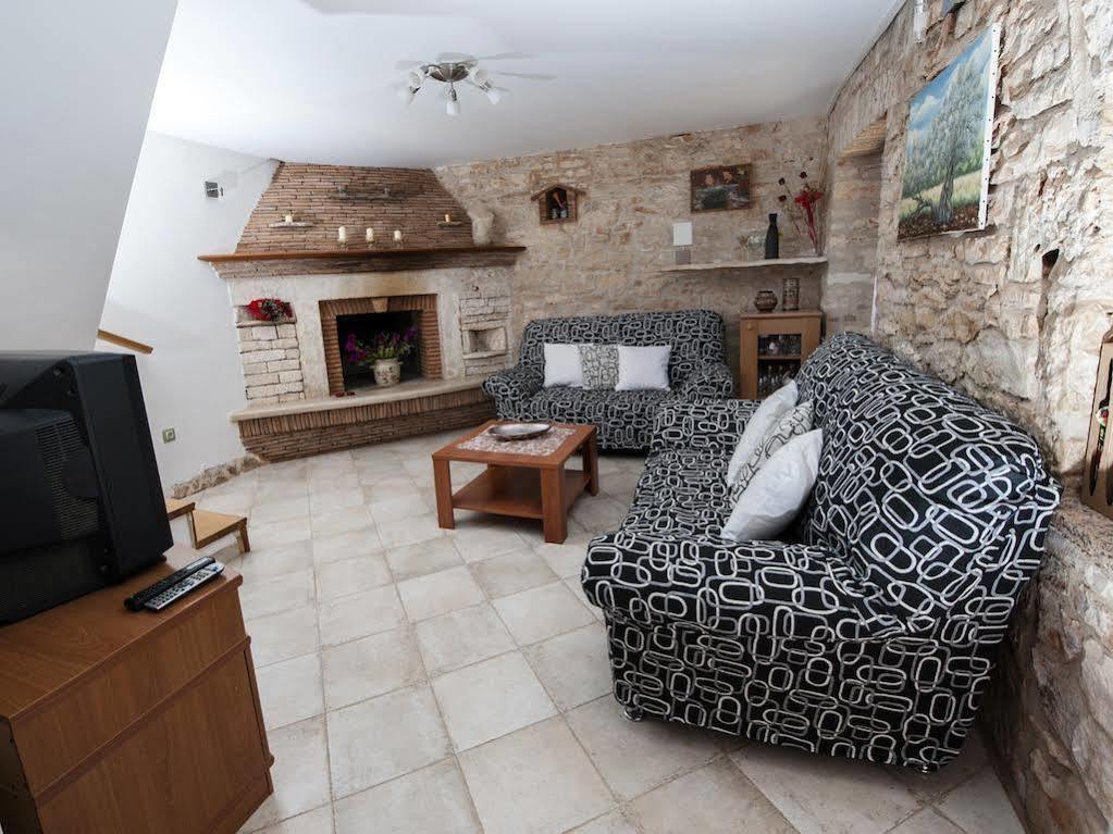 Holiday Apartment Daria 20 罗维尼 外观 照片